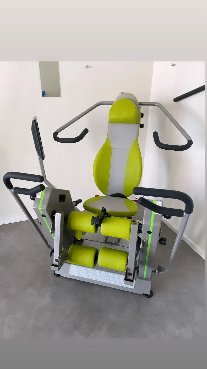 Medizinisches Trainingsgerät auf der Trainingsfläche